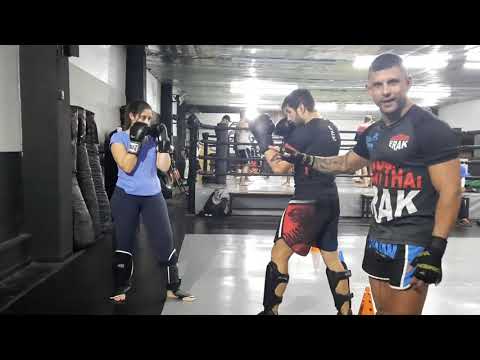 Técnica de Muay Thai - equipe Erak