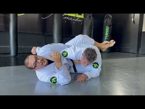 Estrangulamento da guarda fechada - Jiu Jitsu