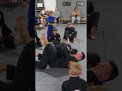 Sweep de la garde (armpit, knee sweep) - Connexion BJJ kids #bjj #jiujitsu #mindset #kids #mma