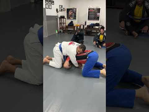 Quadrados no agrupado frontal, inversão lateral e saída Minotauro