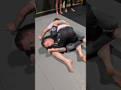 Crossface Counter to Legs from Octopus Guard #shorts #bjj #grappling #jiujitsu