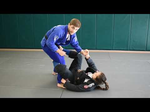 How to Approach Passing De la Riva Guard + Simple Kneeslice Instructional