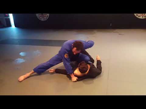 You have never seen this De la Riva guard pass The Russian