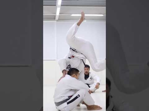 Variações de passagem da Guarda de Ganchos #bjj4life #jiujitsu #blackbelt #jiujitsulifestyle