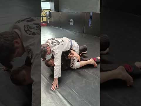 MOUNT ESCAPE WHEN THEY HAVE FULL MOUNT