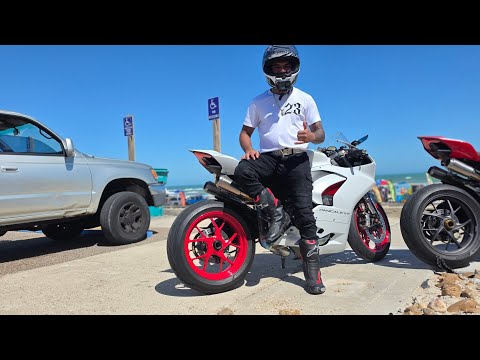 Water views on the Panigale v2