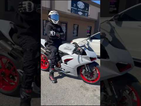 Life is what you make it? #lordandlions #rollridelift #ducati #panigalev2 #bjjlifestyle #bjj