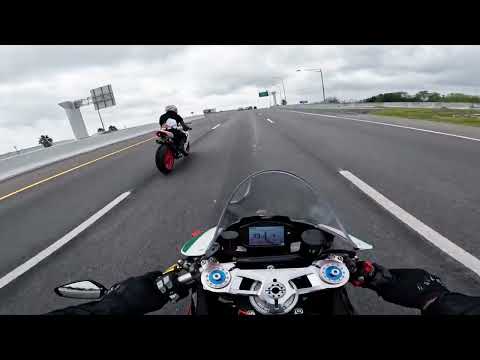 Cruising the Bay #lordandlions #ducati #ducatipanigale #rollridelift #ducatipanigalev2