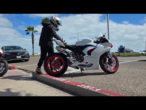 Sport mode options on the Ducati Panigale v2. #ducati #ducatipanigalev2 #panigalev2