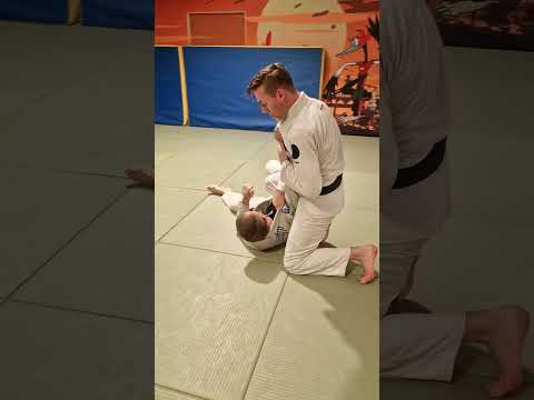 Arm bar starting from knees #bjj #jiujitsu #nogi #gi #grappling