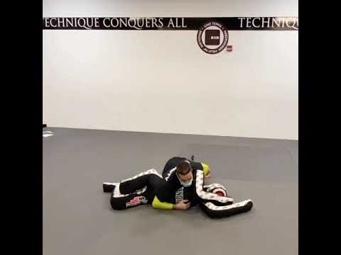 Toreando pass ➡️ knee on belly ➡️ longstep ➡️ backtake or darce choke