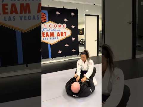 Triangle Choke #bjj #jiujitsu #martialarts #mma #livestream #armbar #trianglechoke #combatsport