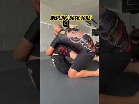 Wedging back take #EliteteamMonterey #montereybay #nogiinmonterey