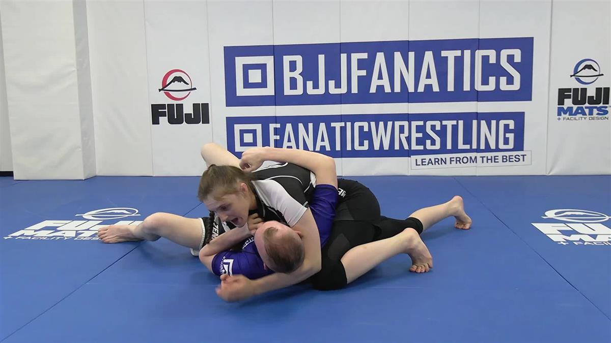 Dynamic Knee Slice Passing No Gi by Amy Campo image 5
