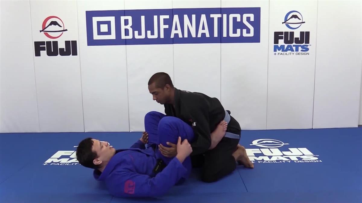 Sneaky Submission Traps From Guard by Arnaldo Maidana image 3
