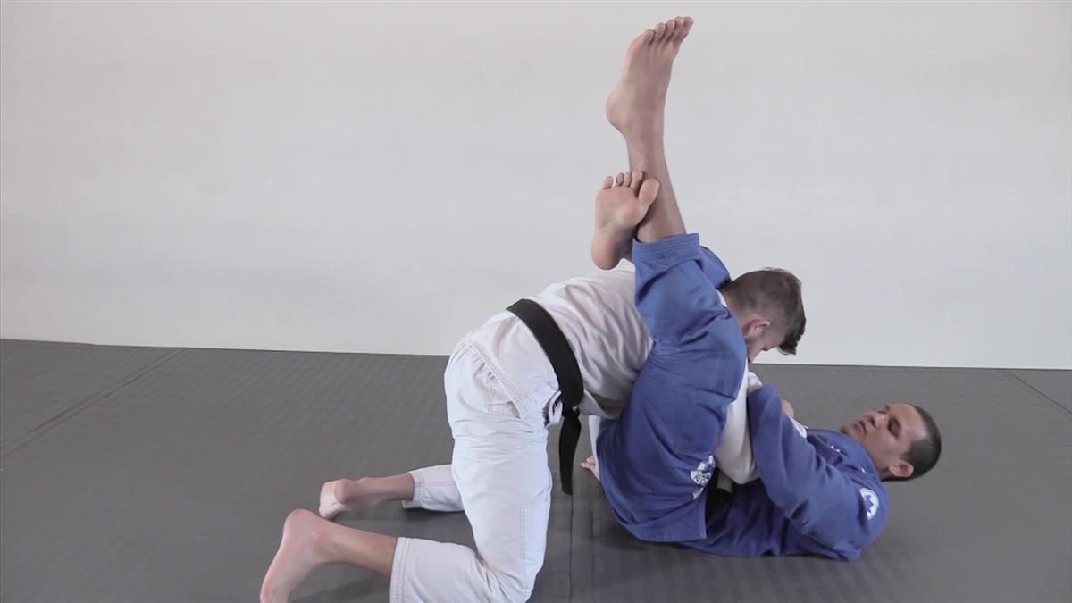 Submission Hunting by Fellipe Andrew image 4