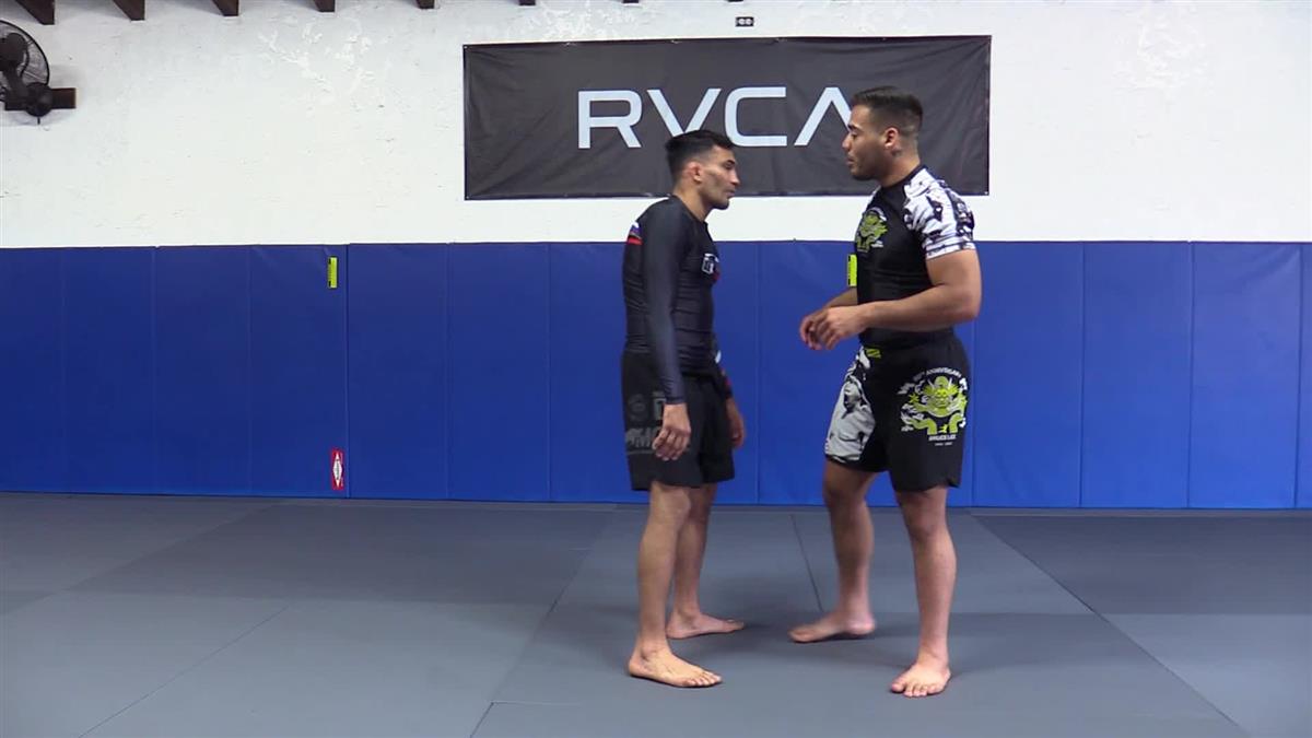 EL Monstro Front Headlock Attacks by Elder Cruz image 5