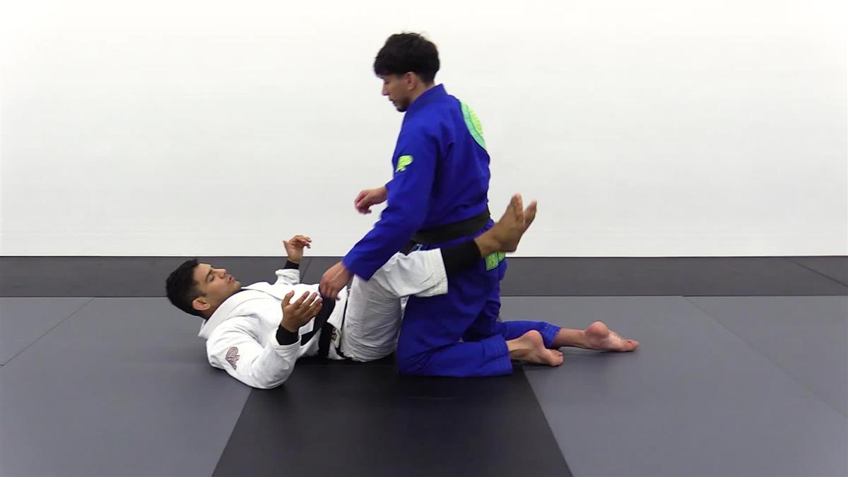 Aggressive Closed Guard by Johnny Tama image 4