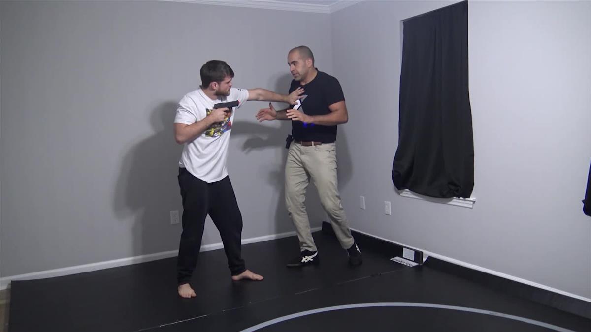 Krav Maga For Everyone: How To Disarm Attackers by Rodrigo Artilheiro image 3