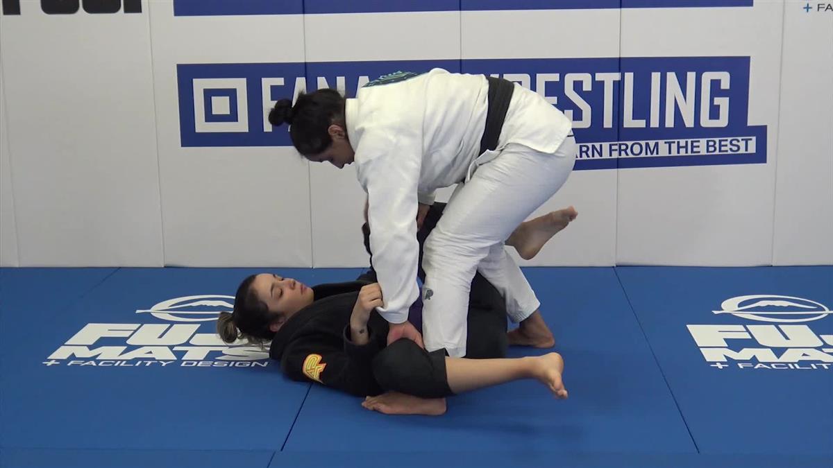 Passing The Butterfly/Seated Guard by Talita Alencar image 4