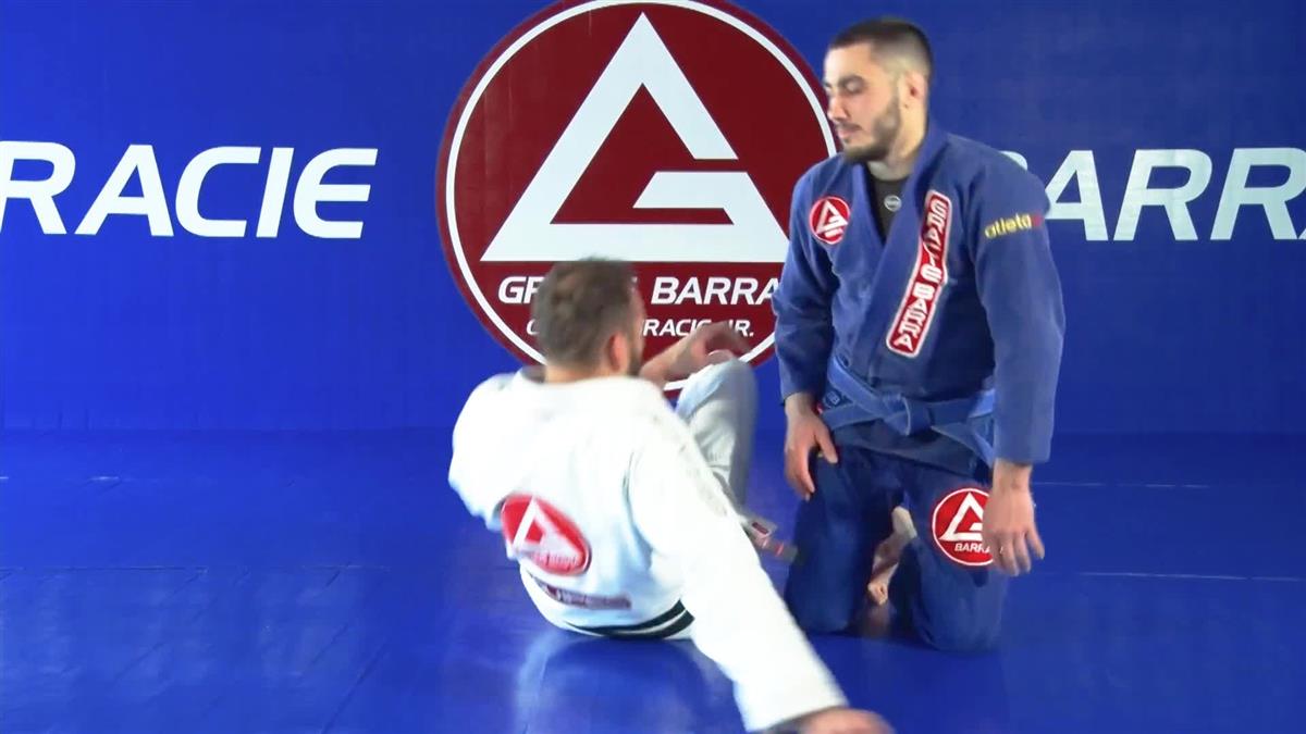 Closed Guard Techniques by Victor Estima image 5