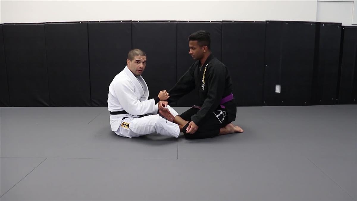 Cross Sleeve Grip Guard Beyond The Basics by Thomas Lisboa image 5