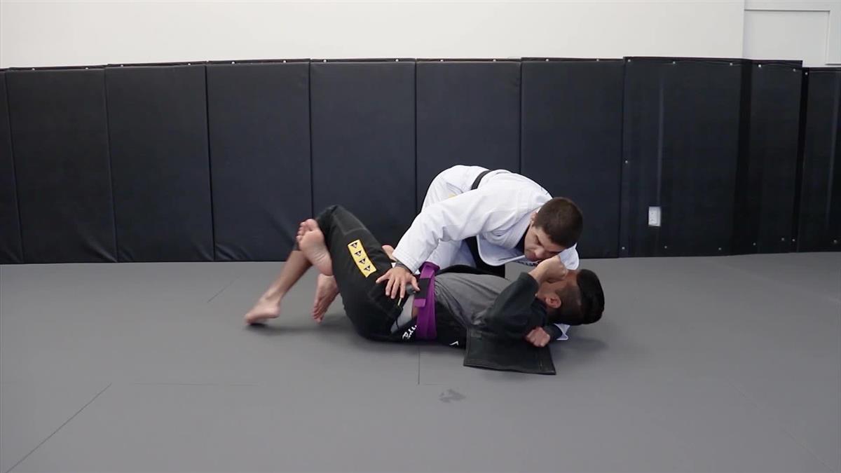 Guard Passing Beyond The Basics by Thomas Lisboa image 5