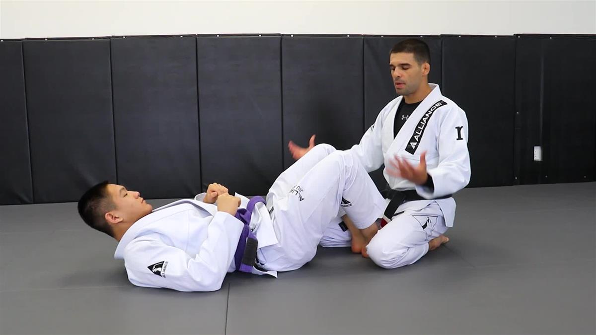 Beyond The Basics: Pressure Passing The Folder Pass by Thomas Lisboa image 4