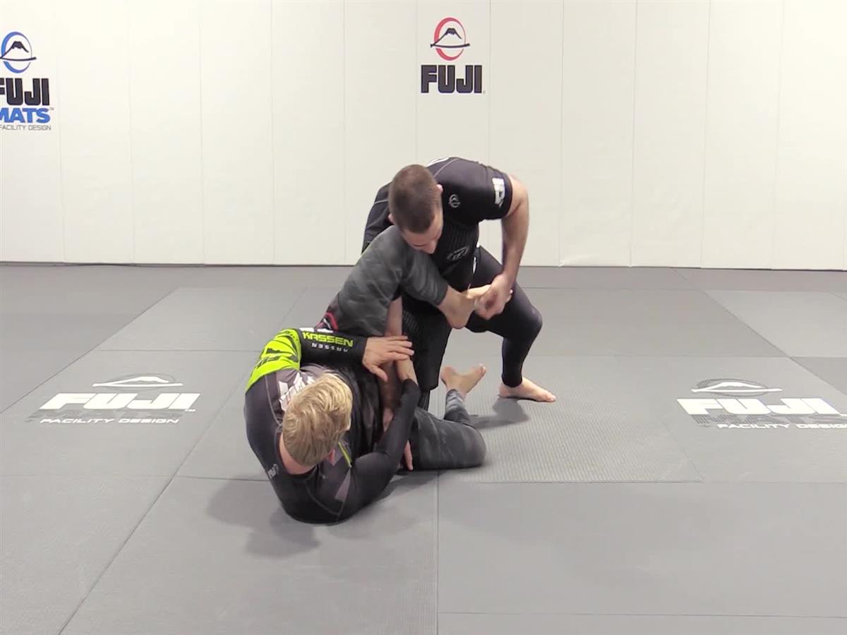 Mastering No Gi Passing by Travis Stevens image 4