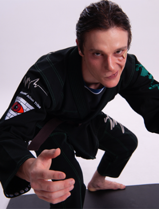 붉은 눈의 출현-블랙 주짓수도복