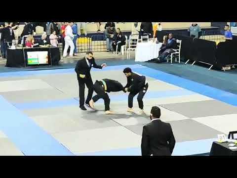 É CAMPEÃO!!! FAIXA BRANCA SUPEROU AS ESPECTATIVAS DO PROFESSOR #cbjj  #shorts