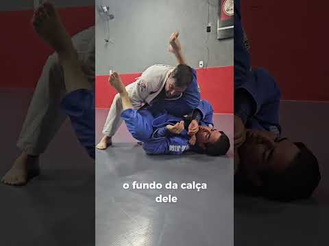 Finalização na emborcada. #bjj #jiujitsu #bjjlifestyle #jiujitsukids #jiu #deojiujitsu #dsescola
