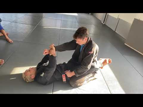 Arm-lock and Omoplata Combo from the closed closed guard 🥷