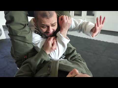 Segunda salida de triángulo desde la Guardia Cerrada