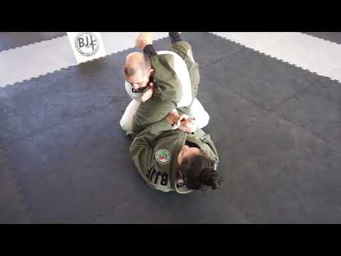 Primera Salida de Armbar desde la Guardia Cerrada