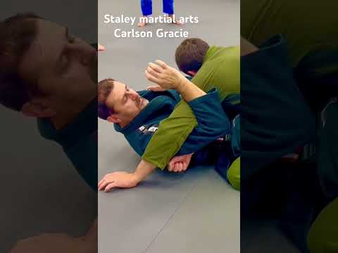 Arm drag to sneaky arm bar #bjj #jiujitsugrappling #jiujitsu #graciejiujitsu
