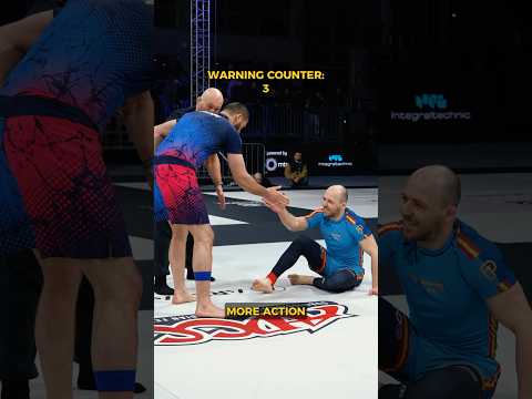 How many warnings before he gets a penalty?!?! #bjj #adcc #losbanditos #nogi #leglock