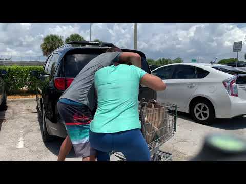Woman’s self defense at grocery store!