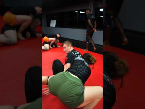 Tale a look inside a typical Advanced Submission Grappling class at High Noon BJJ! #grappling #bjj