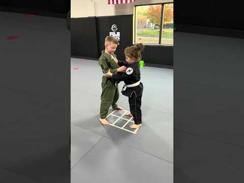 Independent play learning drop Seoi Nage moving their
