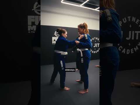 Professor Paul demonstrating the Ouchi Gari and flowing straight into the pass. 🥋