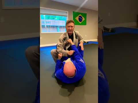 How to open closed guard… very effective!! #closedguard #openingguardbjj #guardopen #jiujitsuguard