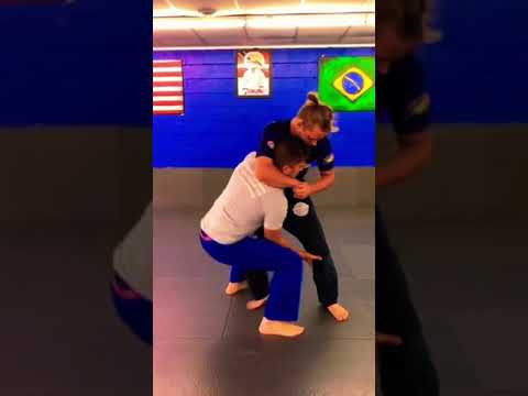 “Standing Headlock Defense “ #womensselfdefense #kidsjiujitsu #headlockdefense #bjjtechniques