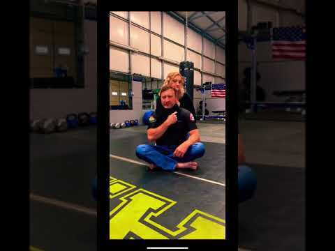 “The rear naked choke” #rearnakedchoke #womensselfdefense #selfdefensetechniques #jiujitsukids