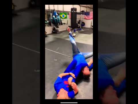 “Flying Armbar” 💪 #jiujitsukids #selfdefensetechniques #flyingarmbar