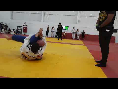 Interno B9 Fabio Santos