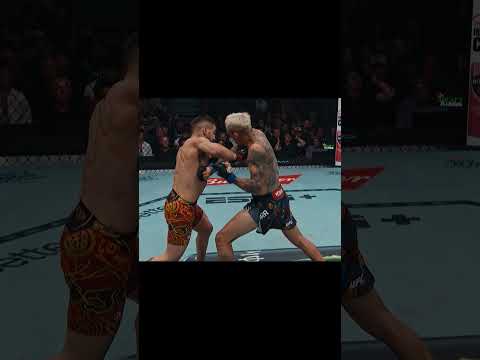 He's hurt Ilia! HE'S HURT #ufcwhitehouse