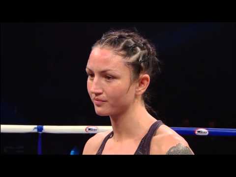 Amanda Kelly vs Julie Kitchen - Muay Thai In America