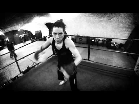 Amanda Kelly training for the Enfusion Live 30th march 2013