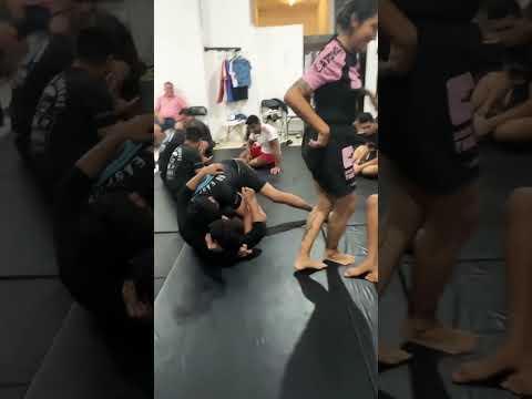 Clase de Jiu Jitsu en #Acapulco clase de 7pm en #LaCostaJiujitsu